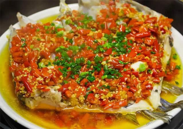 必威 betway必威湖南人“日常最爱”的四道下饭菜！剁椒鱼头稳居第一你吃过吗？(图1)