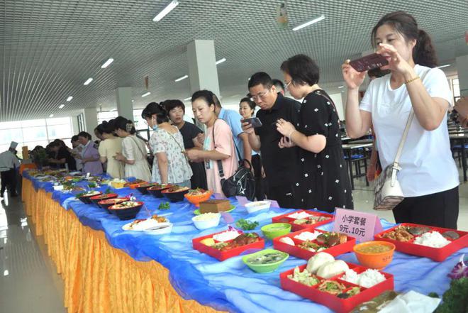 我参与 必威 必威betway我服务 我点赞·让群众满意丨242道学生餐标准菜谱“出炉”(图1)