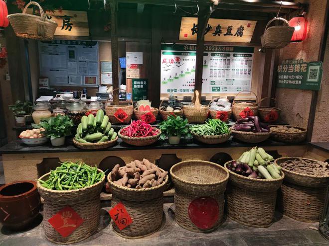 必威 betway必威超7000家湘菜馆深圳正在被湖南菜“占领”(图7)