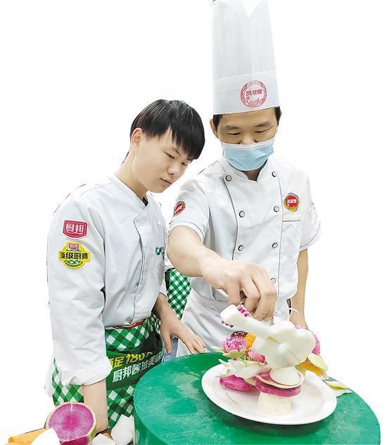 梅州客家菜：客味千必威 betway必威年香飘万里(图3)