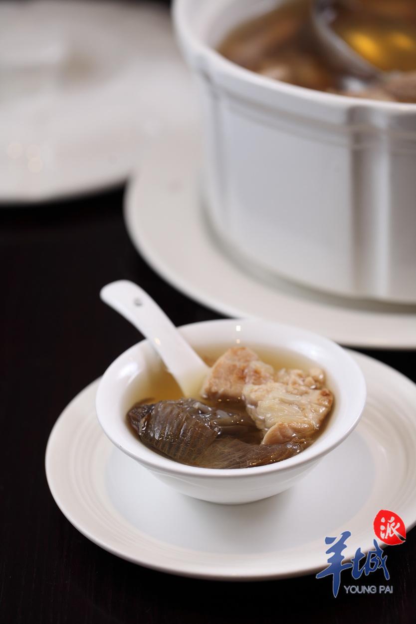 【食尚岭南】岭南食经｜曾应枫：粤菜遍及世界唤起人的乡必威 betway必威愁(图2)