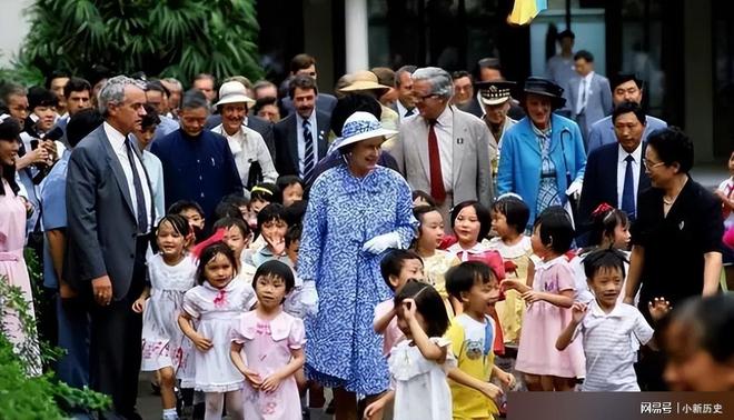 1986必威 betway必威年英女王访家向借车：用完后不用还了(图6)