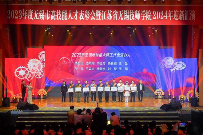 必威 betway必威才赋新城 何以经开（3）丨王刚：匠心传承“舌尖上”的非遗 精心“烹”出精彩人生(图4)