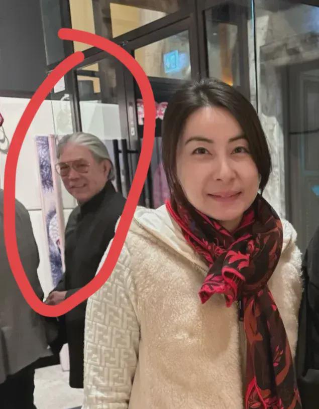 郭晶晶伦敦粤菜馆被偶遇中国胃本色不改霍震霆随儿子一家过年必威 必威betway(图2)