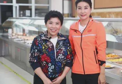 郭晶晶伦敦粤菜馆被偶遇中国胃本色不改霍震霆随儿子一家过年必威 必威betway(图5)
