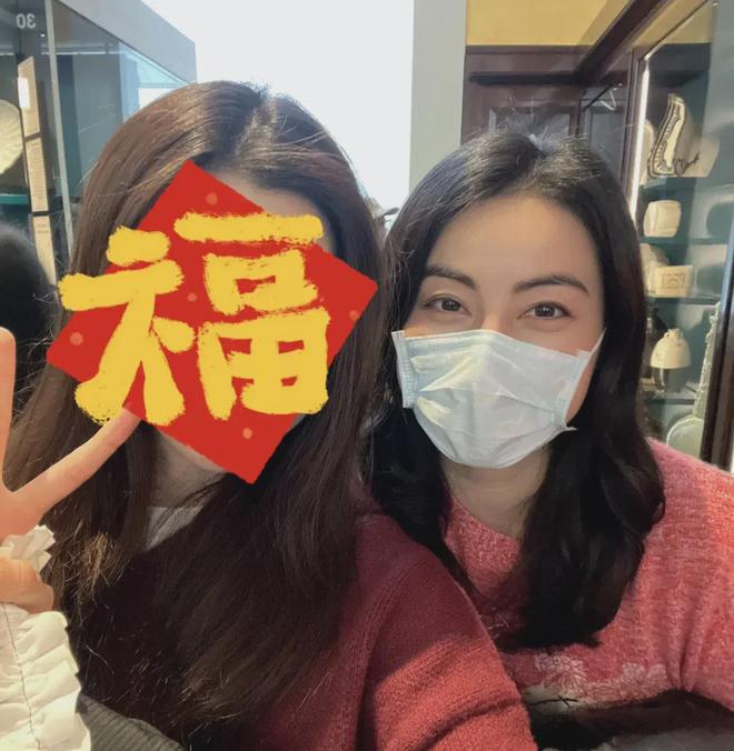 郭晶晶伦敦粤菜馆被偶遇中国胃本色不改霍震霆随儿子一家过年必威 必威betway(图6)