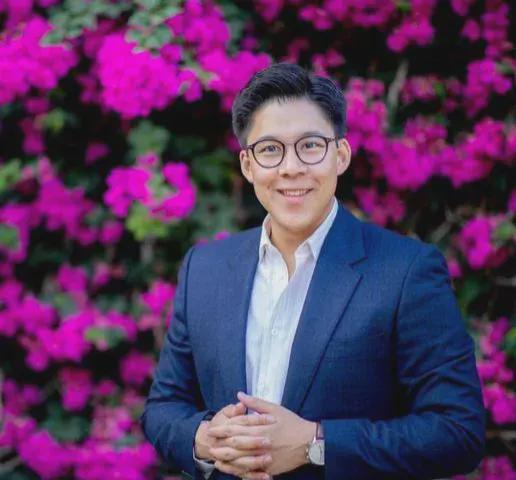 郭晶晶伦敦粤菜馆被偶遇中国胃本色不改霍震霆随儿子一家过年必威 必威betway(图8)