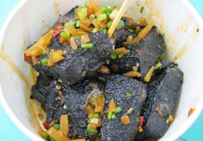学校门口最常见的5种“垃圾食品”辣条垫底别让必威 betway必威孩子买！(图5)