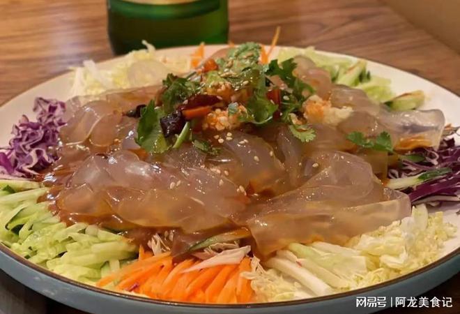 东北最有特色的十大名菜第二道最普通却被东北人称必威 betway必威为“国菜”(图9)