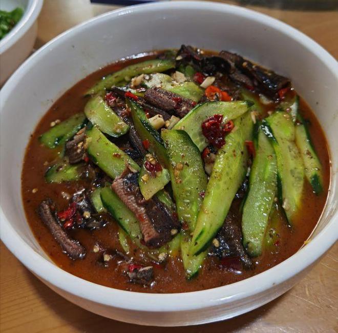 红烧鹅、口味鳝鱼、萝卜汤长沙河西农家乐真的超下饭！必威 betway必威(图5)