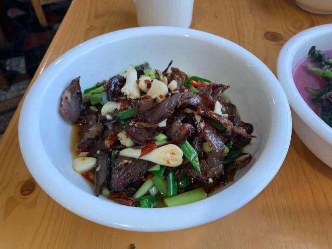 红烧鹅、口味鳝鱼、萝卜汤长沙河西农家乐真的超下饭！必威 betway必威(图6)