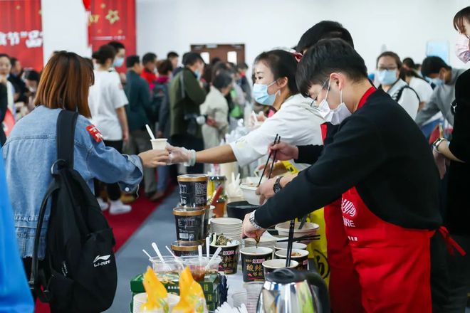 从趋势到优势 方便食品正向营养、健康、科技“新食代”迈进第必威 必威betway二十一届中国方便食品大会召开(图4)